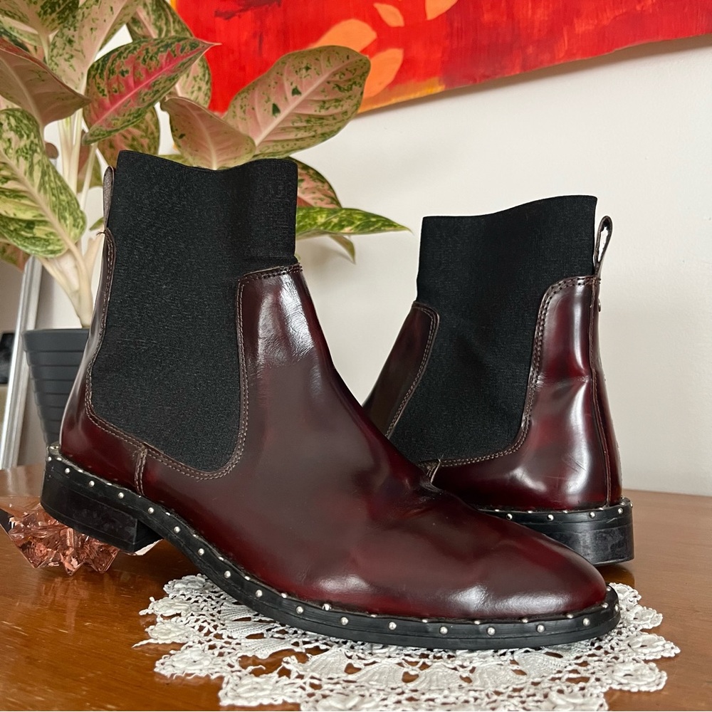 Vintage Burgundy Leather Chelsea Ankle Boots with Black Elastic Panels